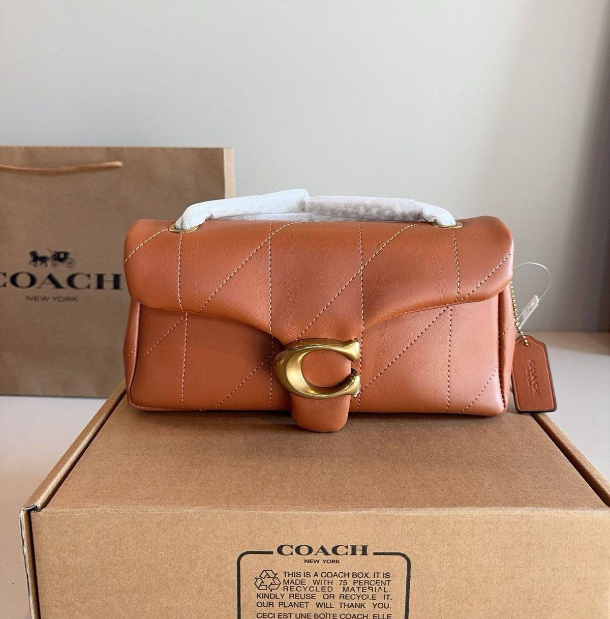 COACH 

NEW CAME 
HIGH QUALITY 

WITH BOX 

115 dhs🇦🇪🇦🇪🇦🇪

Size:26cm

Zain295
♥️♥️♥️