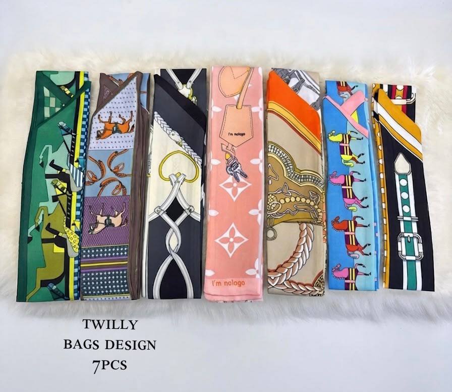 Silk scarf 
40 dhs✅

Zain93
♥️♥️♥️