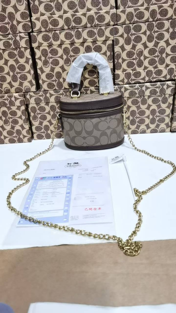 Coach

withbox 🎁🎁🎁

95 dhs🌺

Zain143