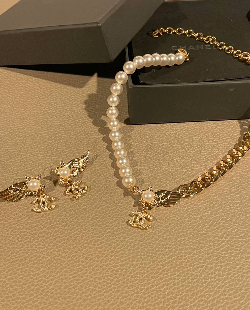 CHANEL
Necklace & Earing 
Master 🍃
95 dhs🪙🖤

Zain263
♥️♥️♥️