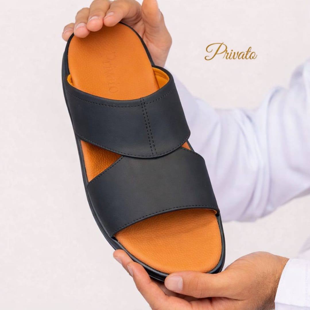 Privato slippers for men soft good quality  with box and paper bag size available (40to46) 6to12) 
160 dhs💓

Zain59
♥️♥️♥️