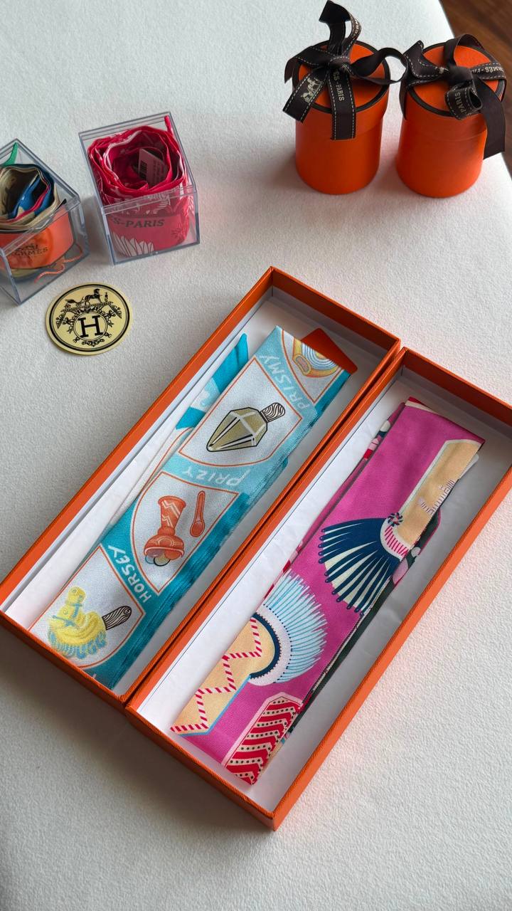 Hermes 
*Twilly Scarf* 
*With orginal packing*  🎁
250 dhs🇦🇪🇦🇪
*VIP QUALITY*

Zain280
♥️♥️♥️
