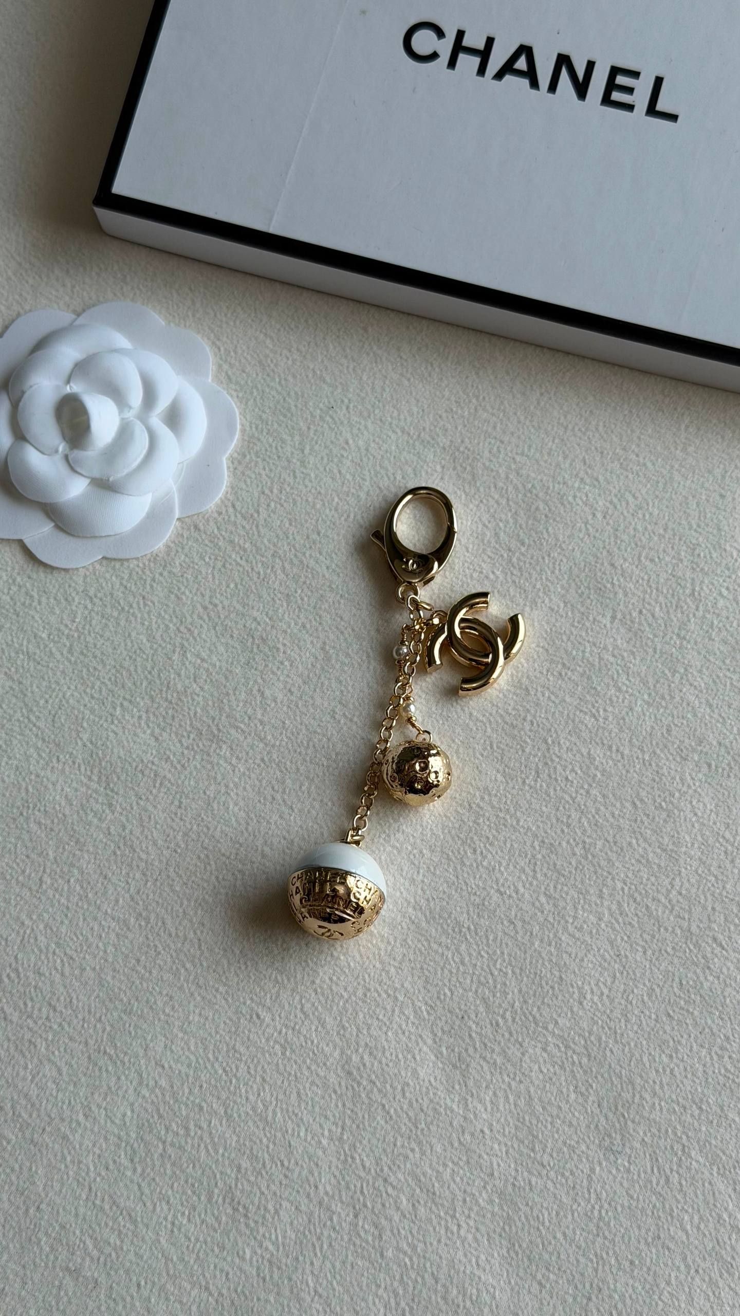 GUCCI  & CHANEL 
CHARMS
Super master quality 
*with complete packing*🎁
240 dhs✅

Zain280
♥️♥️♥️