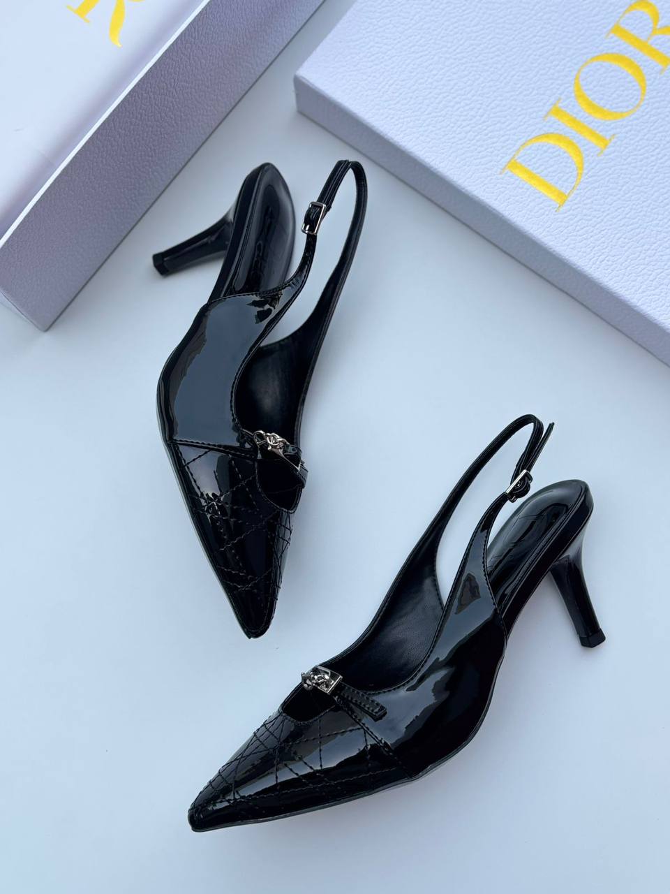 Dior 
110 dhs❤️
Size 36-42

Zain55
♥️♥️♥️