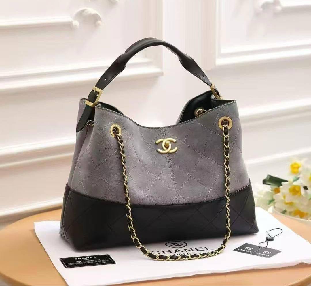 CHANEL
95 dhs🪙🌨️
Good Quality

Zain90
♥️♥️♥️