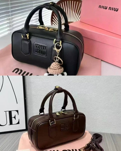 Miu Miu
100 dhs💓
Size：23CM
Good-quality with box🎁

Zain35
♥️♥️♥️