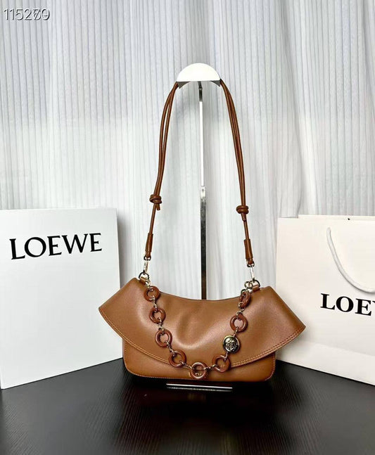 Loewe
Master ++++
280 dhs🪙🌨️

Zain153
♥️♥️♥️