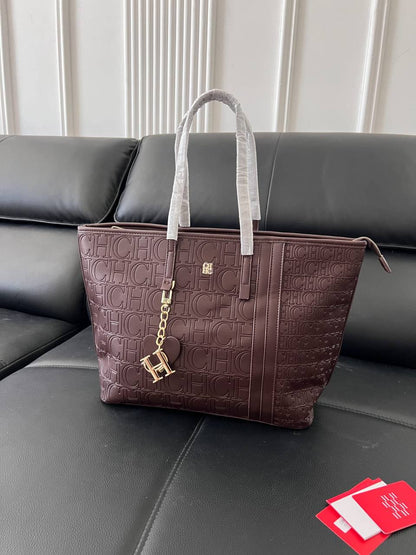 Tote Bags
100 dhs🇦🇪🇦🇪 
high quality  42cmcm

Zain26
♥️♥️♥️
