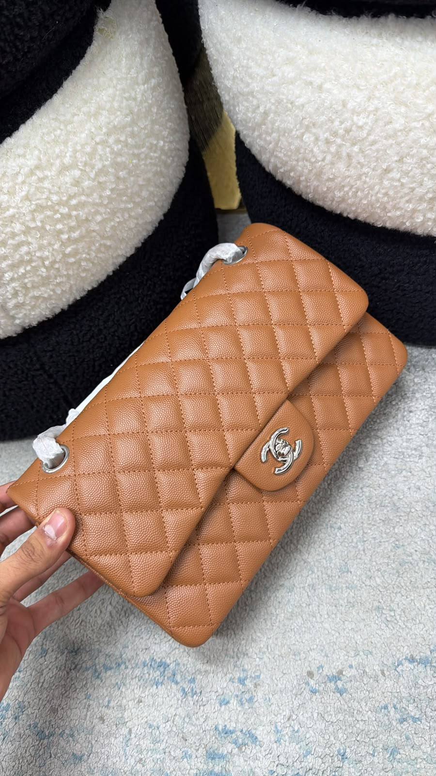 Chanel

110 dhs🇦🇪🇦🇪🇦🇪

With box
25 cm

Zain219
♥️♥️♥️
