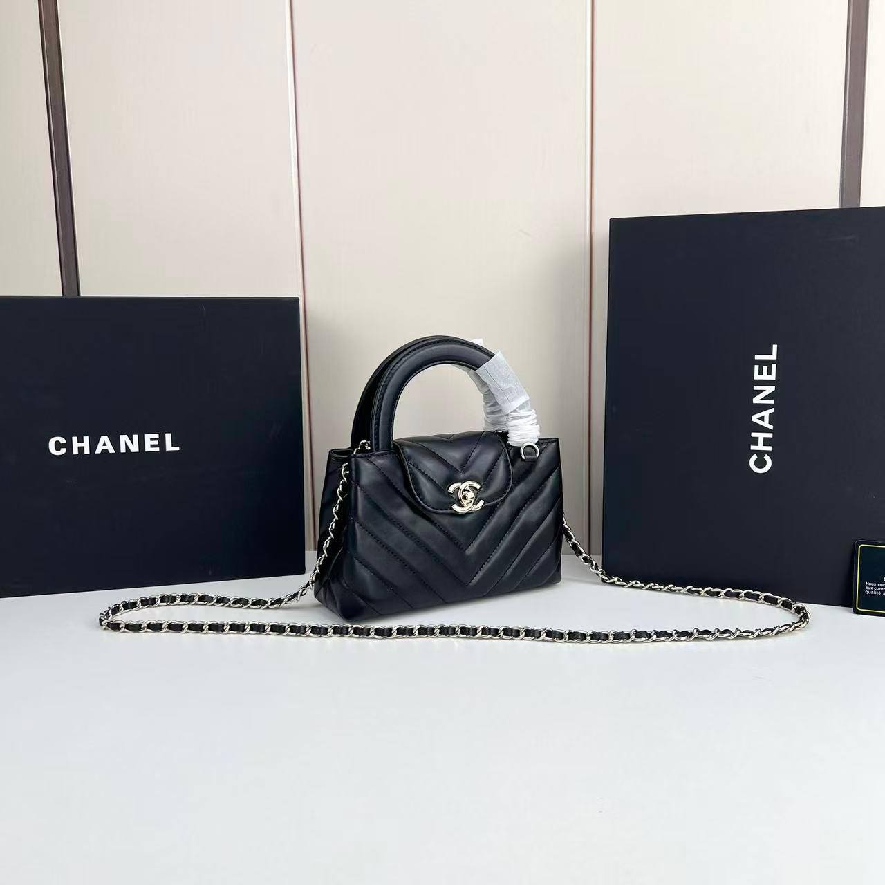 Chanel
Master 
260 dhs✅
#20cm
#with box🥰🥰

Zain228
♥️♥️♥️
