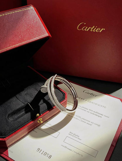 CARTIER BANGLE

MASTER💫✨

160 DHS 🇦🇪

WITH SMALL BOX AND PAPER BAG🛍️🎁

Zain89
♥️♥️♥️