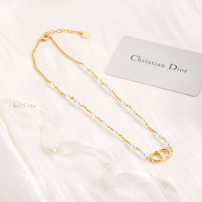 Dior 🦋
Necklace ❤️‍🔥
Earring ❣️
Master quality 💯
With normal boxes 📦 
80 dhs🪙
With master box 🗃️ 
95 dhs🪙

Zain216
♥️♥️♥️