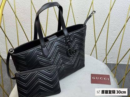 Gucci 💕💕
Master
30cm🥰 
270 dhs❣️

Zain228
♥️♥️♥️