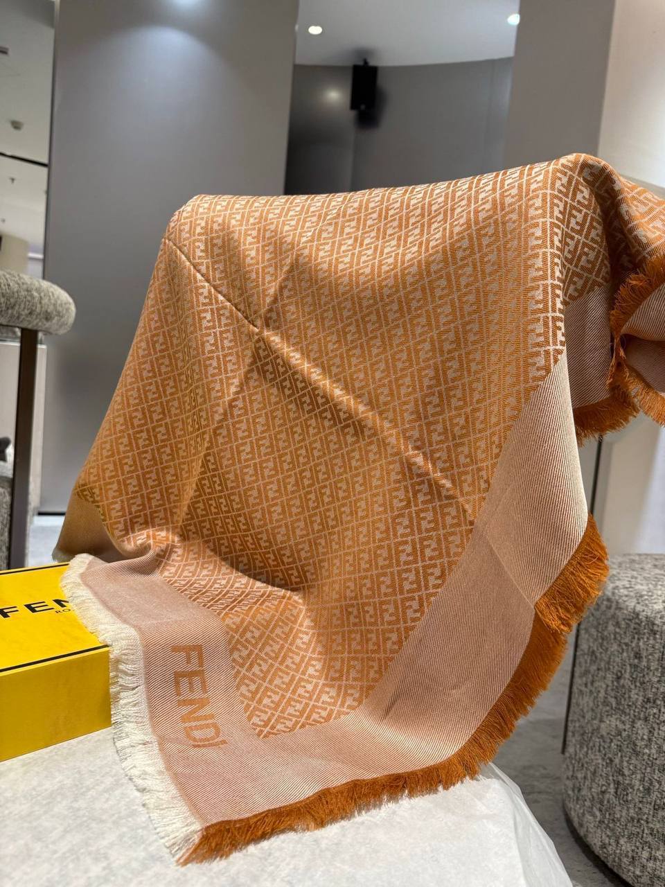 Scarf Master
💙*NEW FENDI*💙
💙*VIP QUALITY*💙
380 dhs✅

Zain281
♥️♥️♥️
