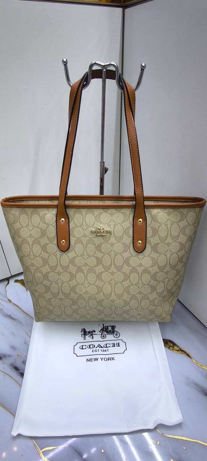 Coach

100 dhs🇦🇪🇦🇪
Withbox


Zain203
♥️♥️♥️