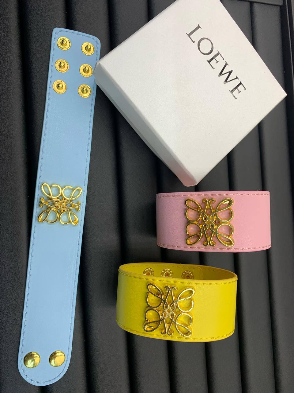 BRACELET 
LEATHER TYPE
45 dhs💓 EACH 
OFFER💥
WITH BOX AND PAPER BAG🛍️🎁

Zain80
♥️♥️♥️
