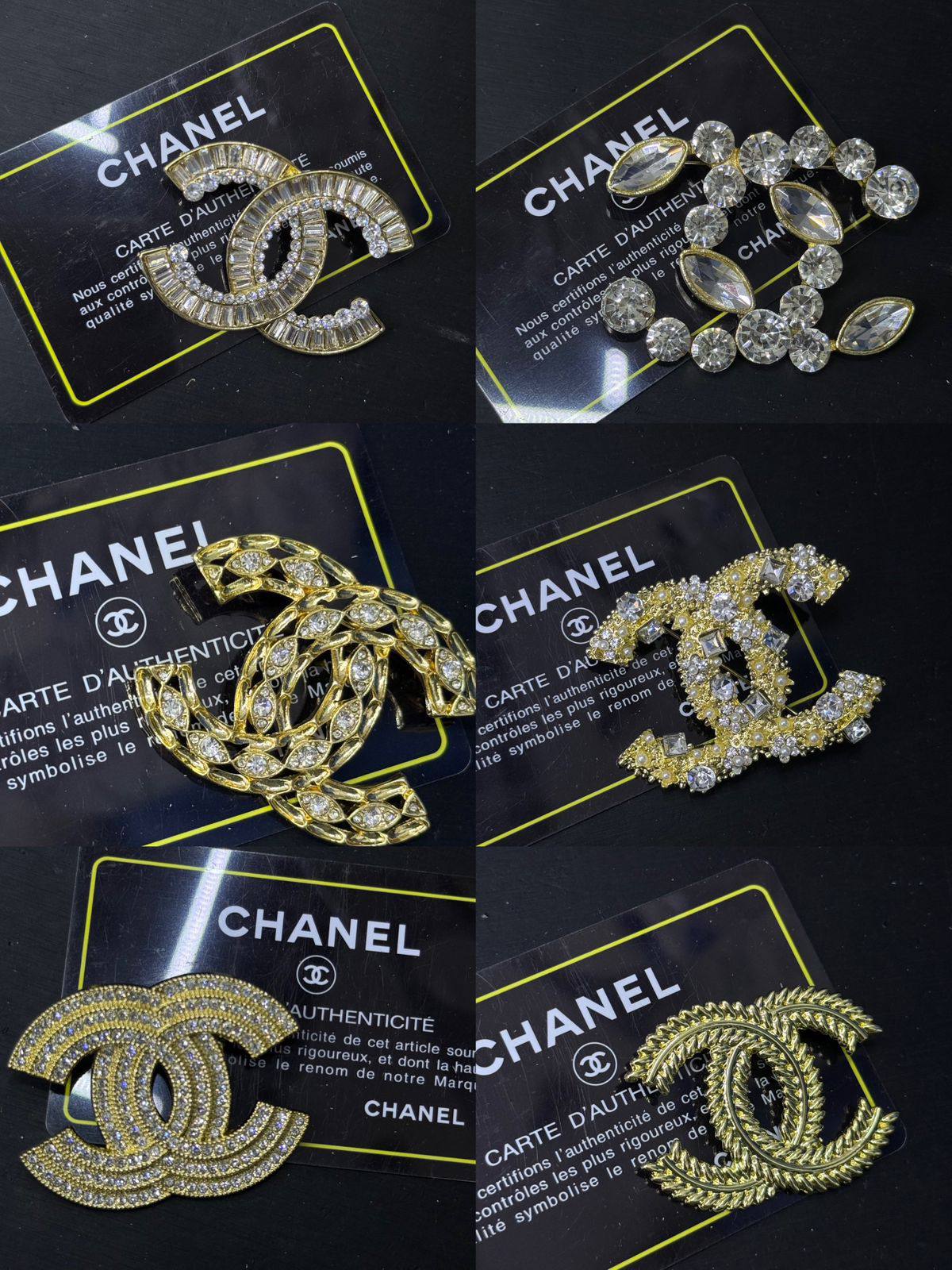 BROOCH Jewelry 🔥*
Non tarnish 💯
good quality 💯
With black boxes 🗃️ 
20 dhs❣️
With normal boxes 📦 
And paper bag🛍️
30 dhs❣️

Zain216
♥️♥️♥️