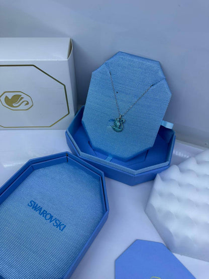 SWAROVSKI 🪿*
Necklace ❣️
Master quality 💯
With normal boxes 🗃️
50 dhs🪙🌨️
With master box 📦 
75 dhs🪙🌨️

Zain216
♥️♥️♥️