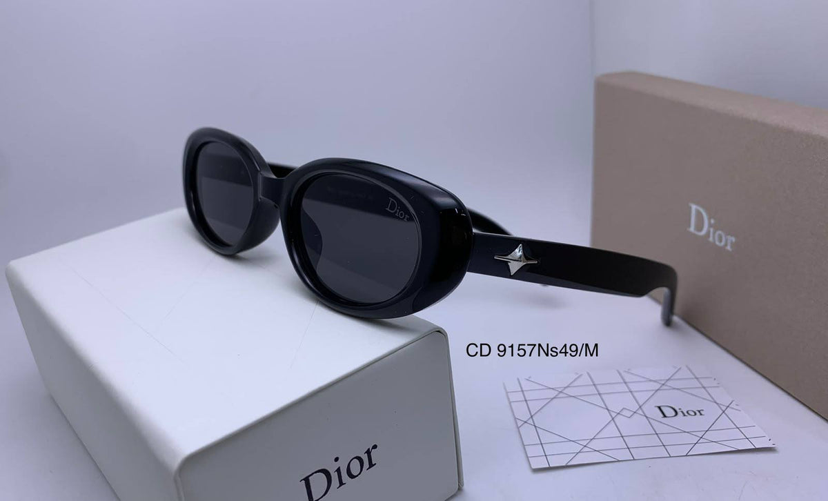 Ladies sunglasses 
70 dhs🇦🇪🇦🇪

Zain126
♥️♥️♥️