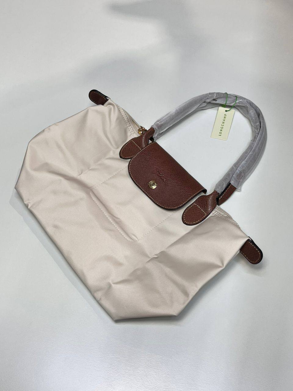 Longchamp
60 dhs🪙🌨️
size 36×24×14cm

Zain42
♥️♥️♥️