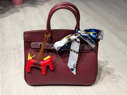 HEMERS BK
30cm
With  scarf & horse doll
120 dhs💓

Zain44
♥️♥️♥️