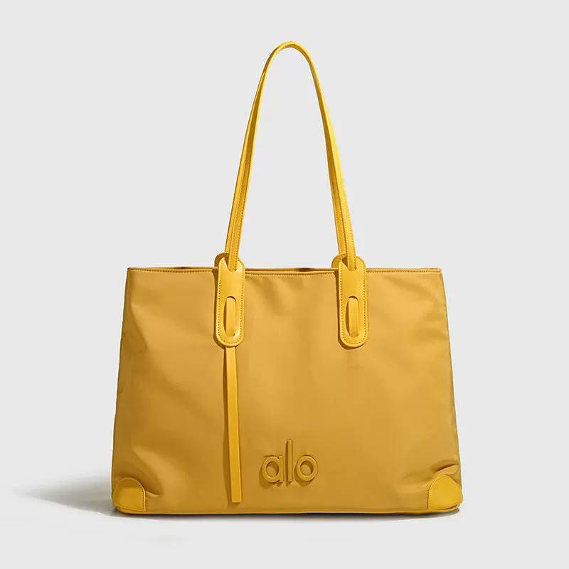 Alo
80 dhs🇦🇪🇦🇪
size 46×16×32cm

Zain42
♥️♥️♥️