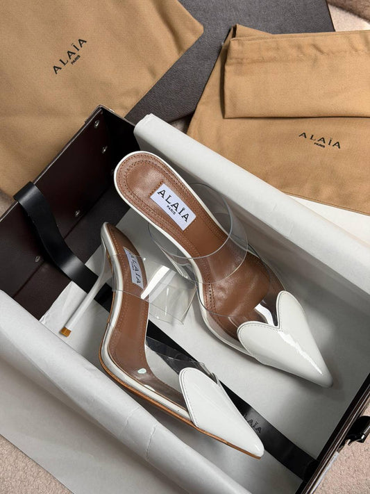 ALAIA 𝐏𝐀𝐑𝐈𝐒
𝐕𝐈𝐏 𝐐𝐔𝐀𝐋𝐈𝐓𝐘
𝐒𝐈𝐙𝐄 {35 to 42} 
450 dhs✅

Zain81
♥️♥️♥️
