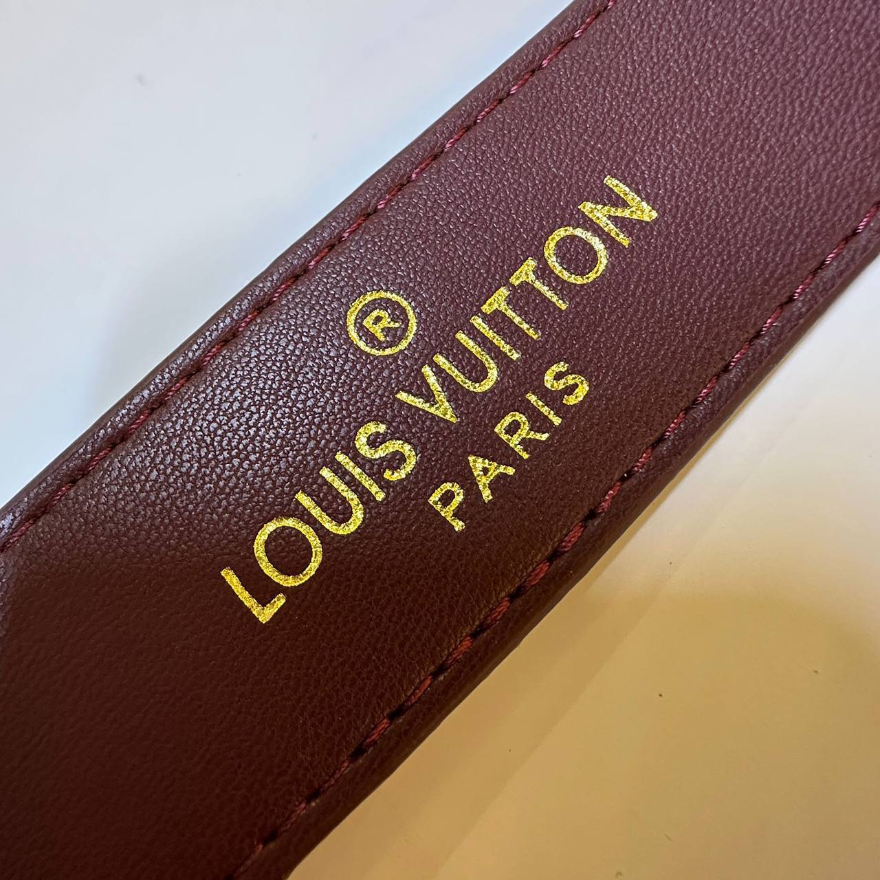 LV 
COPY ONE  

WITH BOX 
🎁🎁🎁

140 dhs🪙🖤

Zain39
♥️♥️♥️