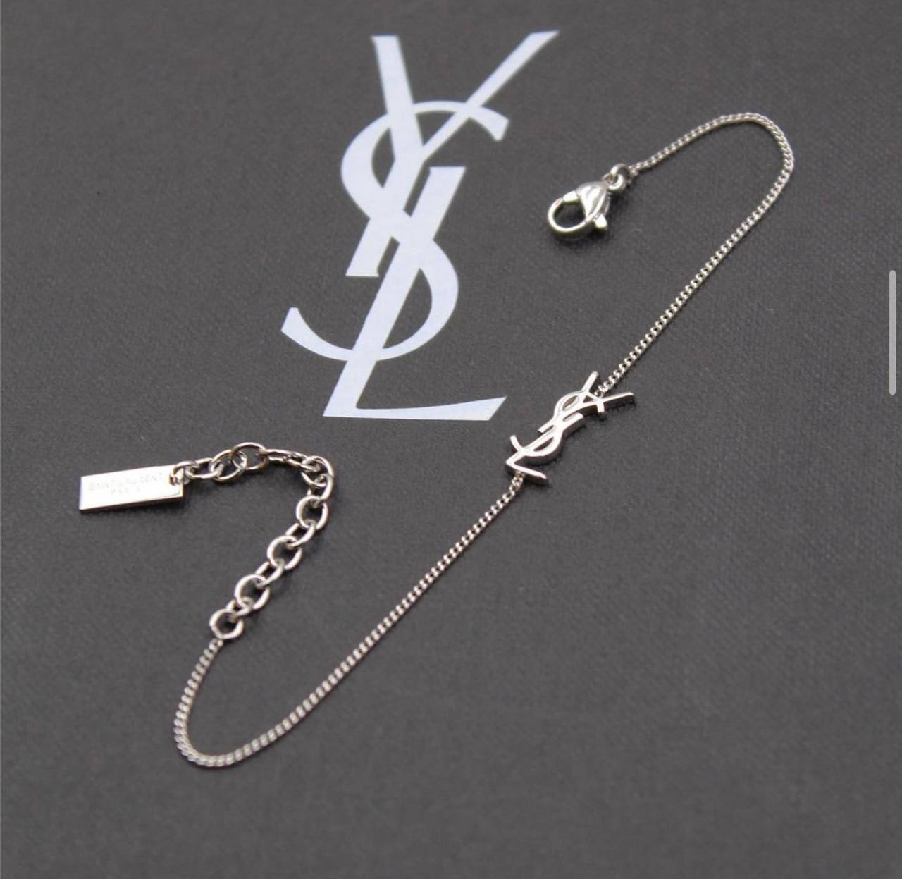 YSL 
Bracelet
65 dhs✅
Box and paper bag
🎁🎁🎁

Zain33
♥️♥️♥️
