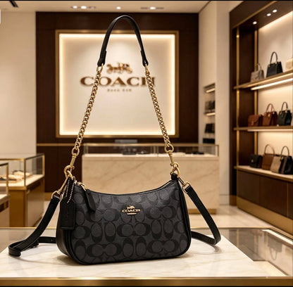 Coach
95 dhs🇦🇪🇦🇪
Size:24*8*15.5

Zain07
♥️♥️♥️