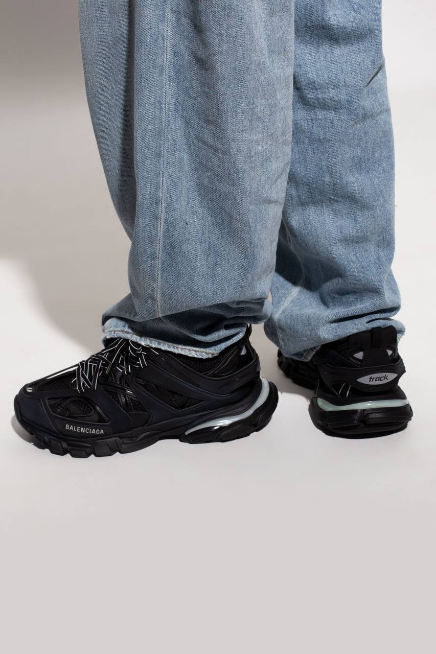 Balenciaga Track ‘Black’🖤
36-45 AVAILABLE🤩
380 dhs💓

Zain242
♥️♥️♥️