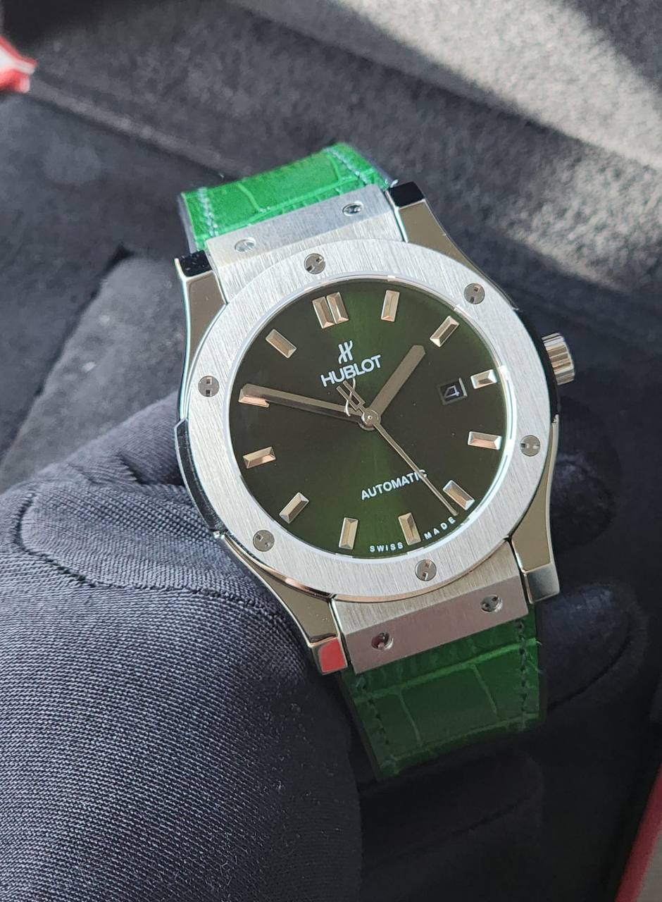 Hublot watch for men 
good quality automatic 
210 dhs💓

Zain59
♥️♥️♥️
