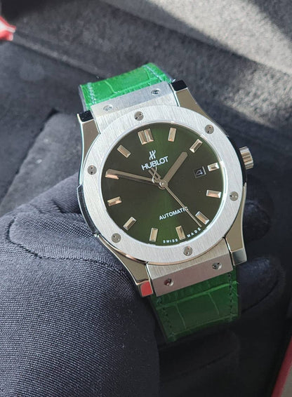 Hublot watch for men 
good quality automatic 
210 dhs💓

Zain59
♥️♥️♥️