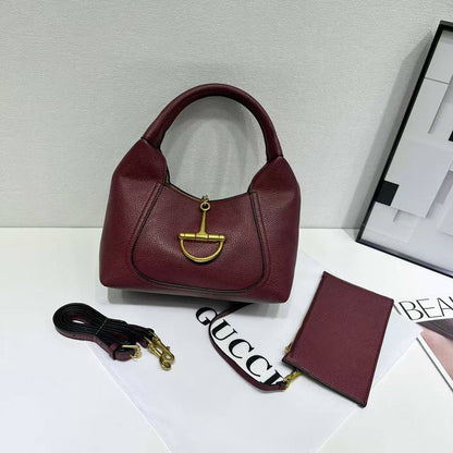 Gucci
95 dhs✅
With box
🎁🎁🎁

Size26cm

Zain06
♥️♥️♥️