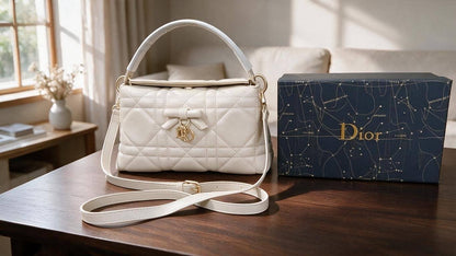 DIOR

Best quality 
with box

115 dhs🇦🇪🇦🇪

size 25CM

Zain290
♥️♥️♥️