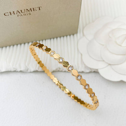 CHAUMET 🦋*
Bangle 💥
Master quality 💯
With black boxes 📦 
55 dhs🇦🇪🇦🇪

With master box 🗃️ 
120 dhs🇦🇪🇦🇪

Zain216
♥️♥️♥️