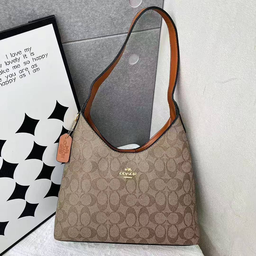 Coach
65 dhs💓

Zain232
♥️♥️♥️