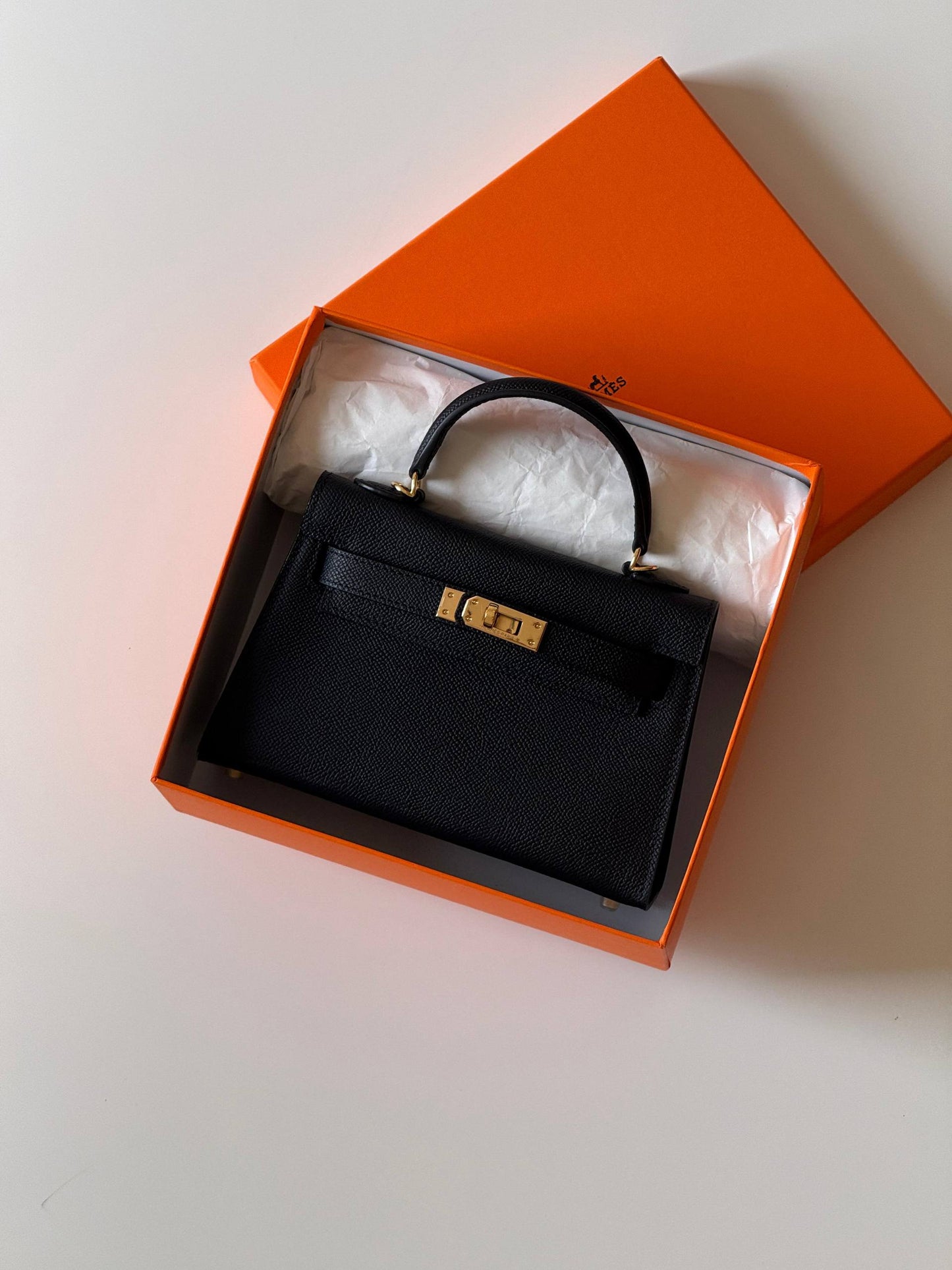 Hermes minikelly 19cm💕master quality😍

with box❤️
🎁🎁🎁

340 dhs🪙🌨️

Zain52
♥️♥️♥️