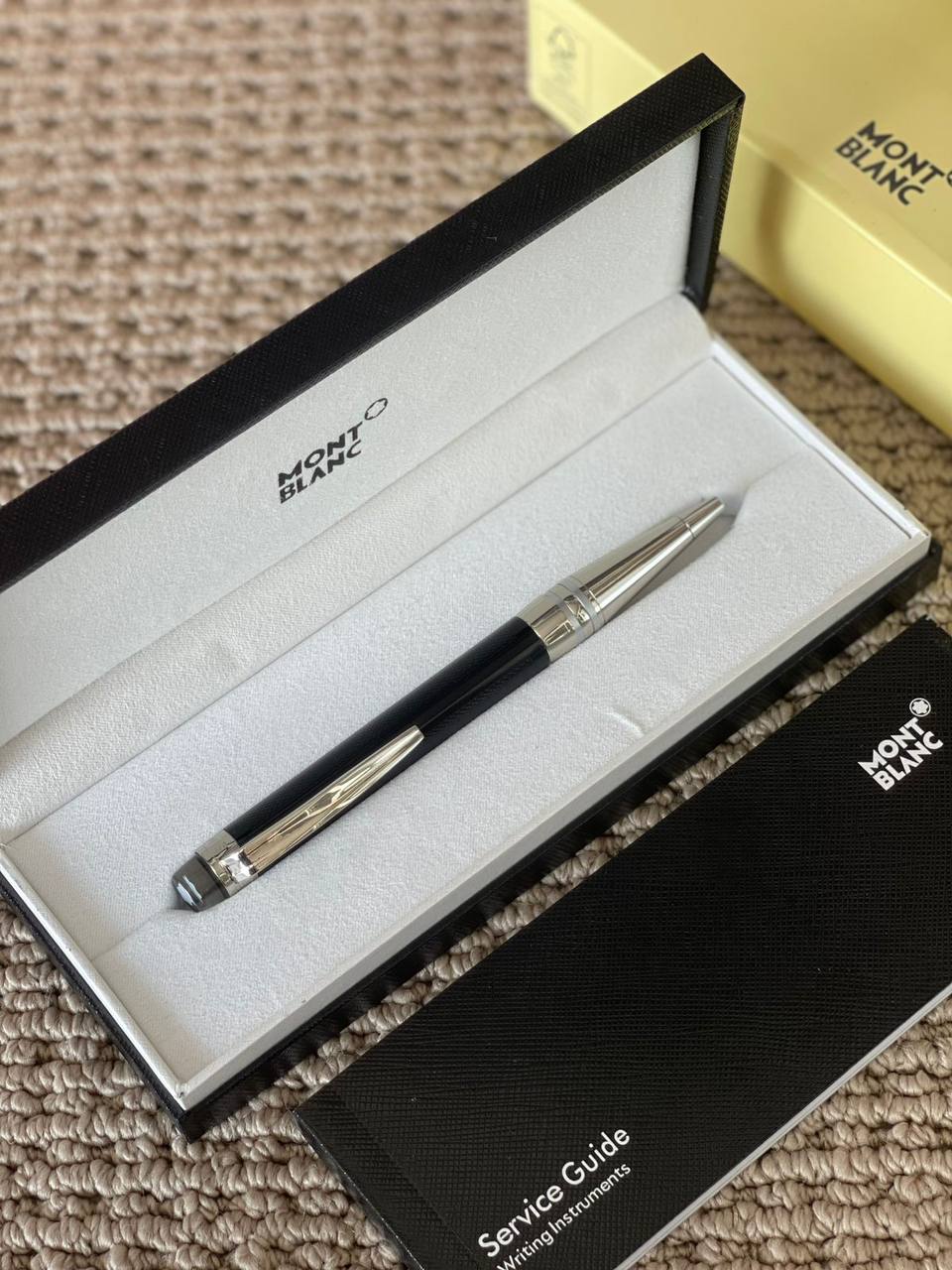 MONTBLANC
Pen ✍️*
*New Collection*
*Master Quality*
190 dhs✅

Zain179
♥️♥️♥️