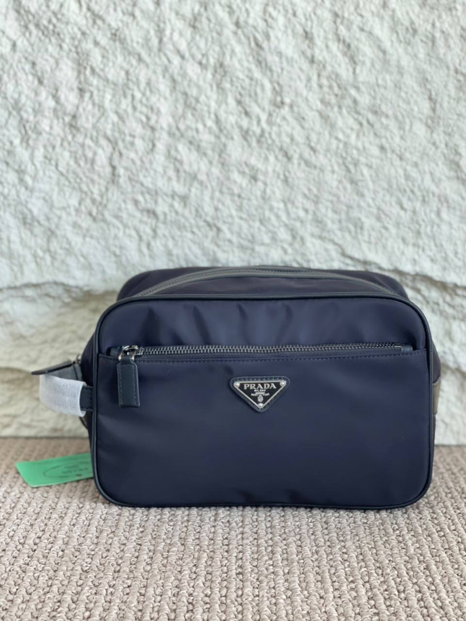 Prada
Wash Bag
Master Quality
Size 22cm —Price 350 dhs🇦🇪
Size 26cm —Price 410 dhs🇦🇪

Zain179
♥️♥️♥️