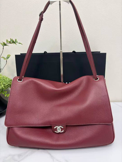 Chanel re stock 

40cm. 420 dhs🇦🇪🇦🇪

32cm.  410 dhs🇦🇪🇦🇪

Zain228
♥️♥️♥️