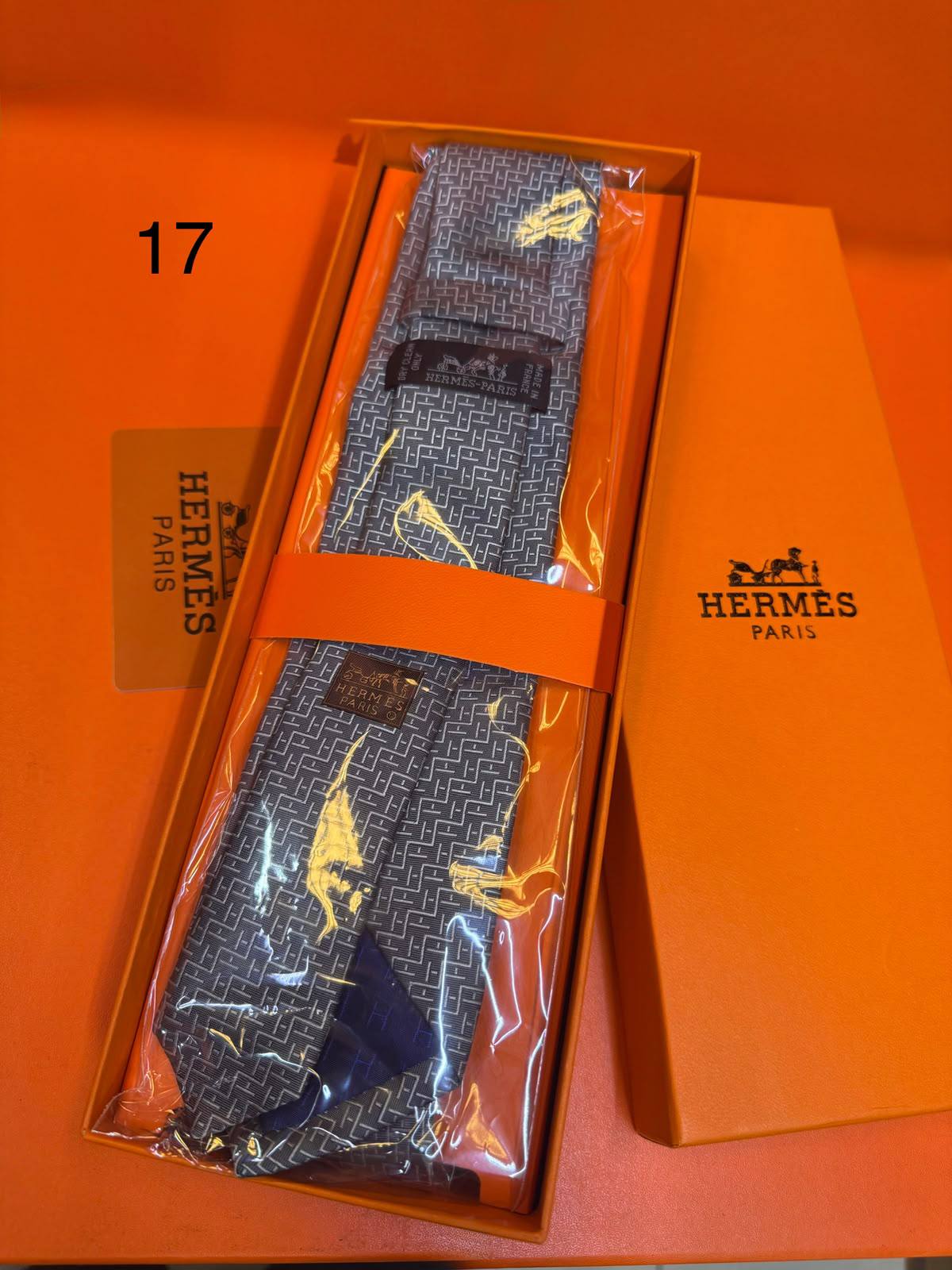 Hermes
Gucci
LV
Dior

Withbox

75 dhs🇦🇪🇦🇪

Zain93
♥️♥️♥️