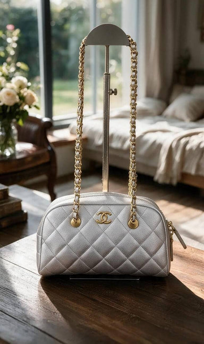 CHANEL

Best quality 
with box

95 dhs🇦🇪🇦🇪🇦🇪

size 21CM

Zain290
♥️♥️♥️