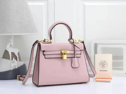 Hermes
100 dhs✅
size 25cm

Zain26
♥️♥️♥️