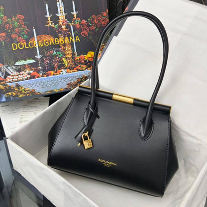 YSL - LV - D&G - Gucci
Master
For Price 👇 WTSP Text Zain 0568585901

Zain111
♥️♥️♥️