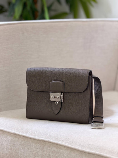 NEW COLLECTION

BRAND- HERMES 
CROSS BODY 
SUPER MASTER QUALITY 
WITH PAPER BAG🎁

For Price 👇 WhatsApp✅
0568585901 
0507557372
0552275751 Owner Zain 👌

Zain267
♥️♥️♥️