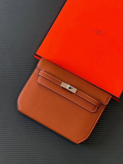 Hermes depech 25cm💕master quality😍with box❤️
360 dhs🇦🇪🇦🇪

Zain52
♥️♥️♥️