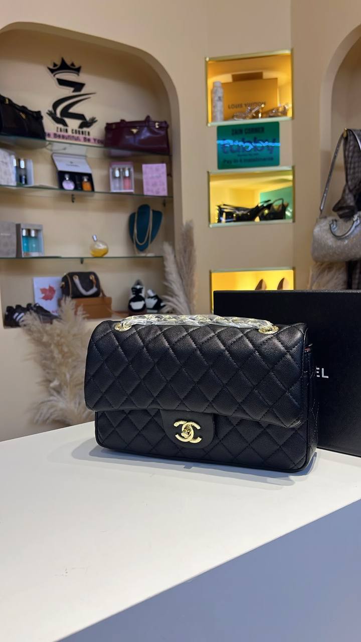 Chanel

120 dhs
With box

Zain102
♥️♥️♥️