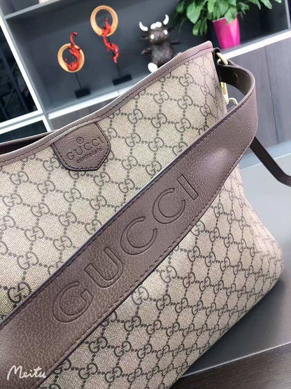 Gucci
110 dhs✅
Size:38*28 

Zain07
♥️♥️♥️