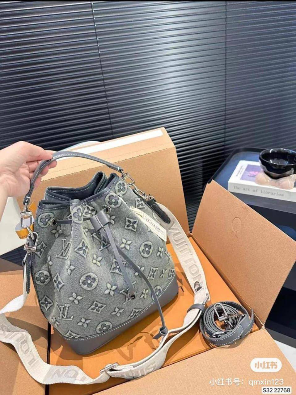 LV
Master💓💓
380 dhs✅

Zain297
♥️♥️♥️